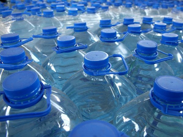Bottled water vs. AquaPod bathtub bladders